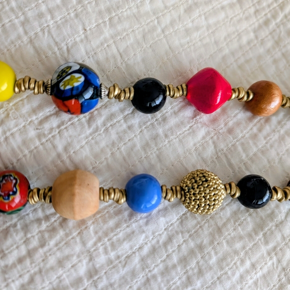Colorful Beaded Necklace - Picture 3 of 3